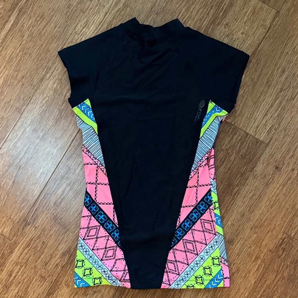 Rip Curl Colorful Geometric Patterned Rash Guard - Picture 2 of 3